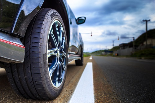 車のタイヤのイメージ画像