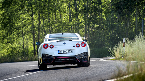 3位「日産GT－R」今や洗練された究極のスポーツクーペ2