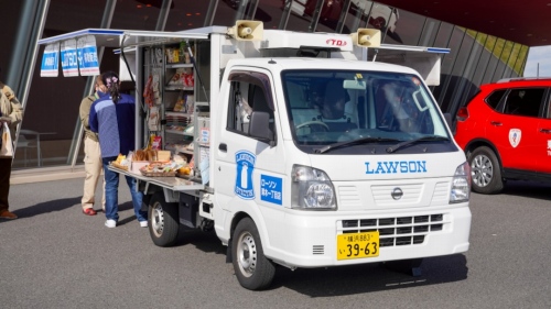 ローソン 移動販売車両