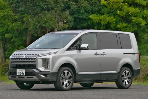 唯一無二のミニバンSUV、ロングセラーだけに幅広い価格帯で中古車が狙える「三菱デリカD:5（現行型）」