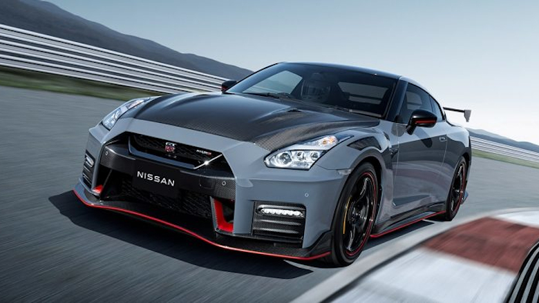 日産「GT-R」の燃費性能は？高性能スポーツカーの実燃費が知りたい