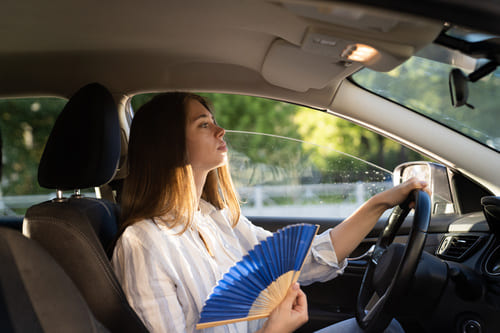 車のエアコンが効かない場合の暑さ対策について解説することを示す画像