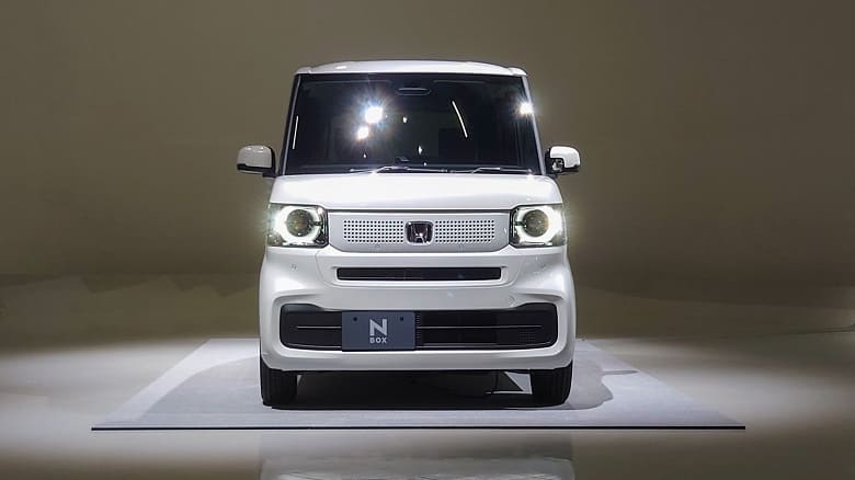 【新型ホンダN-BOX】開発者インタビュー「内も外も“カドマルシカク”〜内外装デザイン根掘り葉掘り編」