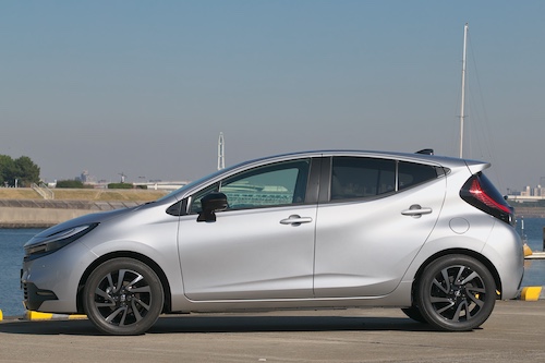 B87X0032 | オートナビガイド 2512オートナビガイド トヨタアクアMCモデル試乗記